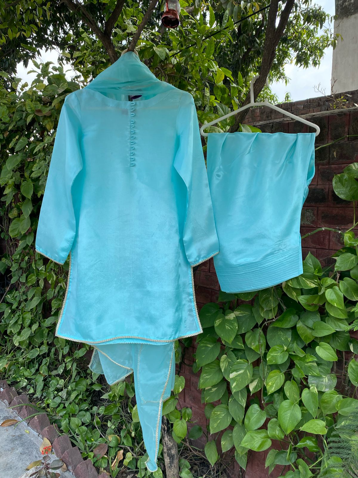 Abroo - 3 PC  Farshi Shalwar Set
